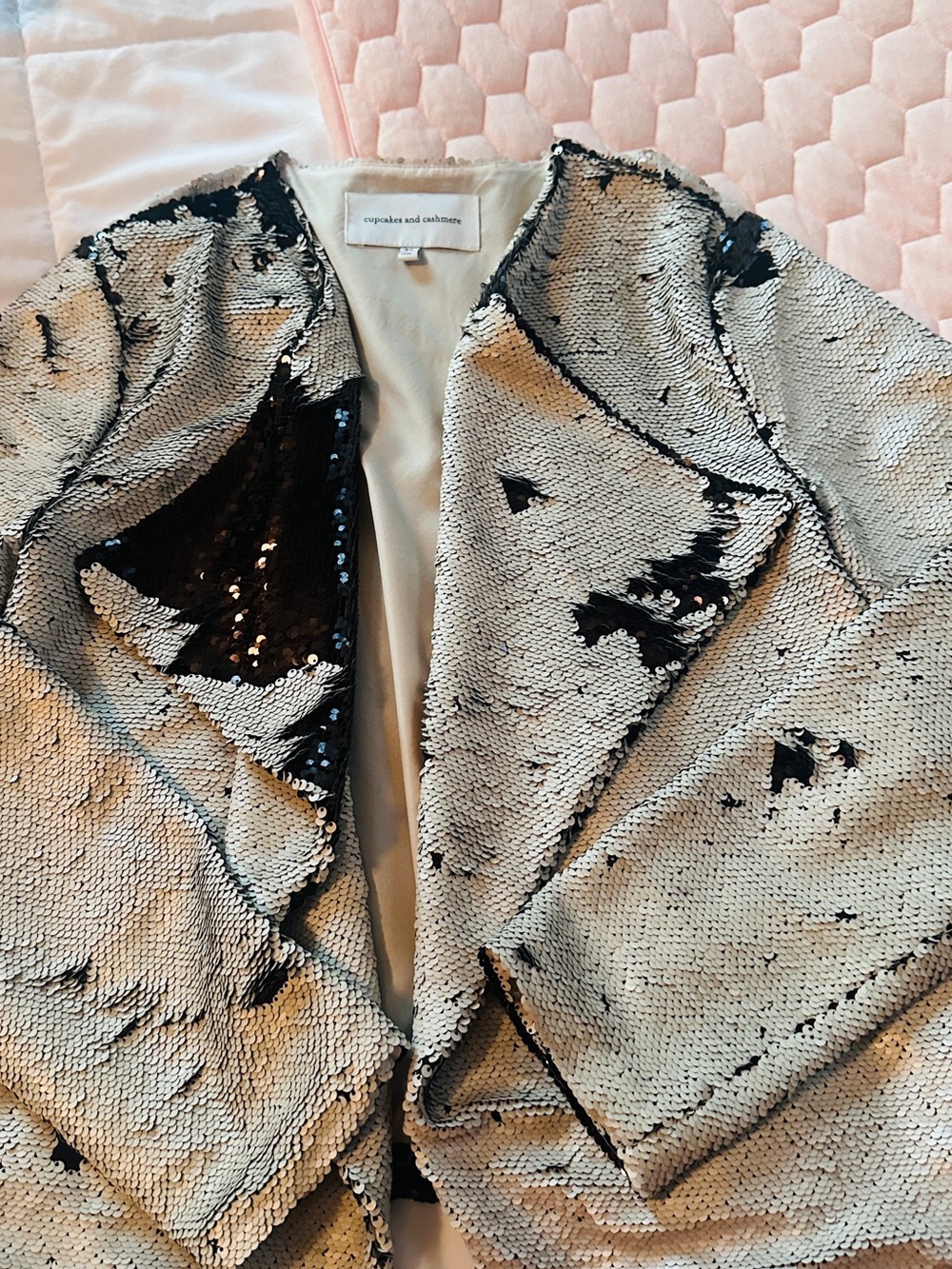 cupcakes & cashmere Reversible Sequin Blazer in Cream and Black